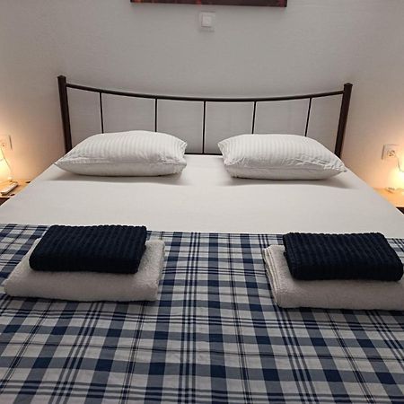 Apartment Dipla Athena Bagian luar foto