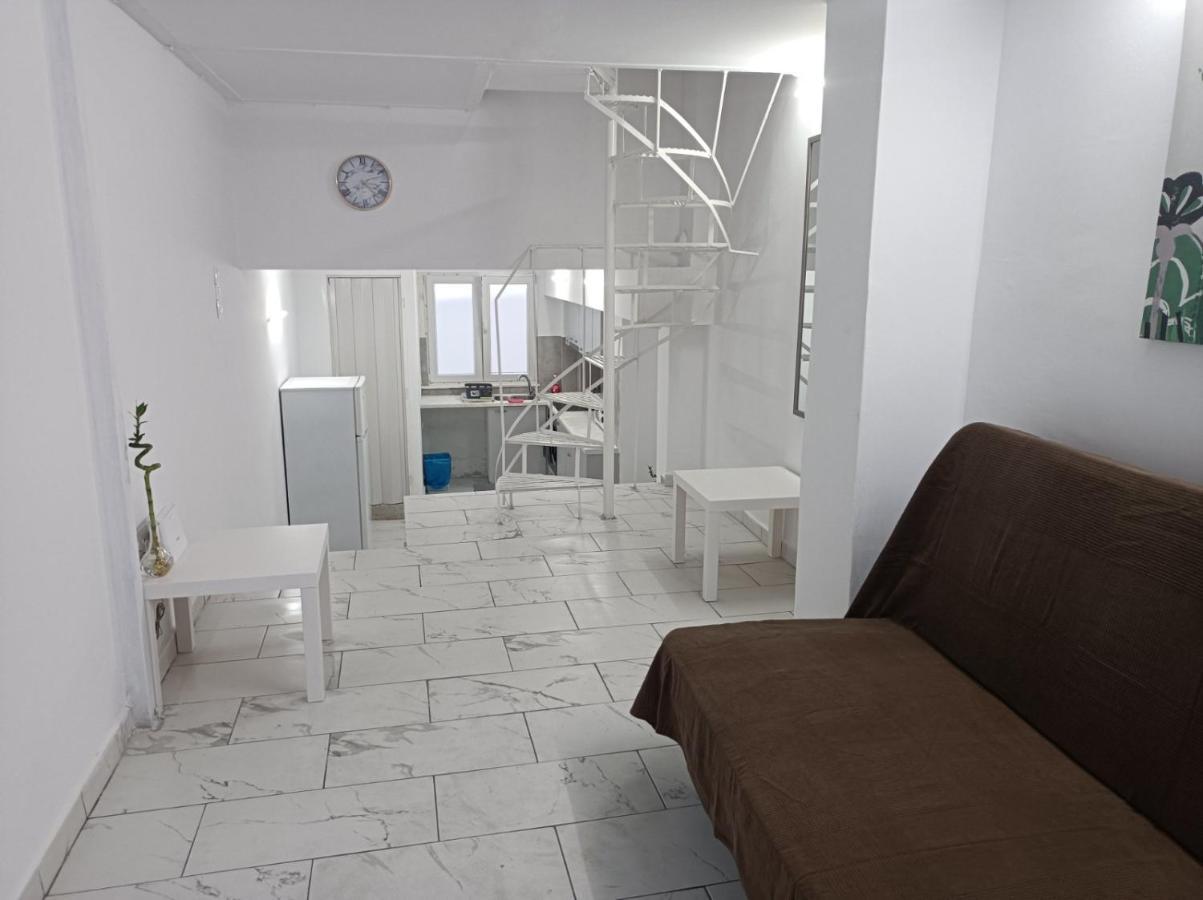 Apartment Dipla Athena Bagian luar foto