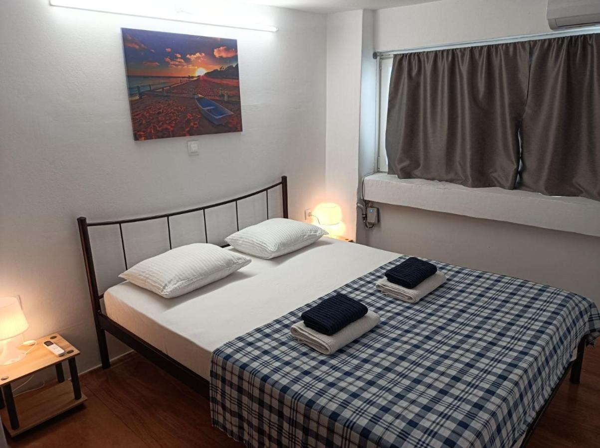 Apartment Dipla Athena Bagian luar foto