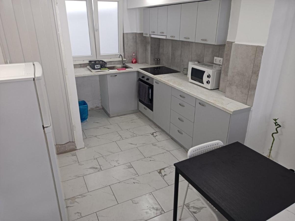 Apartment Dipla Athena Bagian luar foto